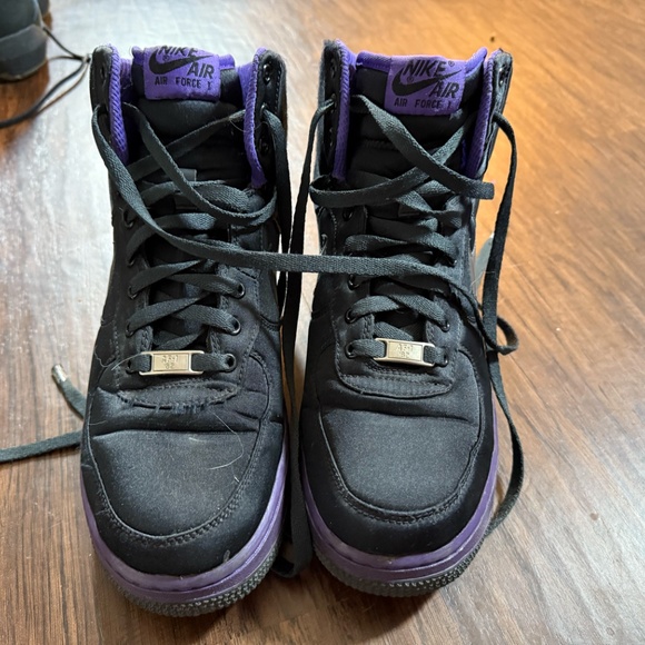High Top Air Force Nike's Velvety Black with Purple Accent, Size 9.5 - Picture 3 of 4
